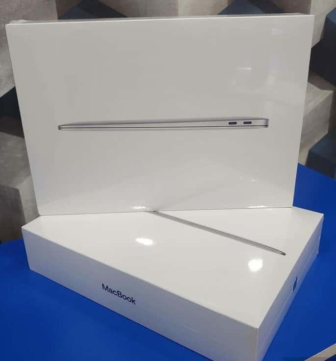 Apple laptop, Silver color - Tenderyard