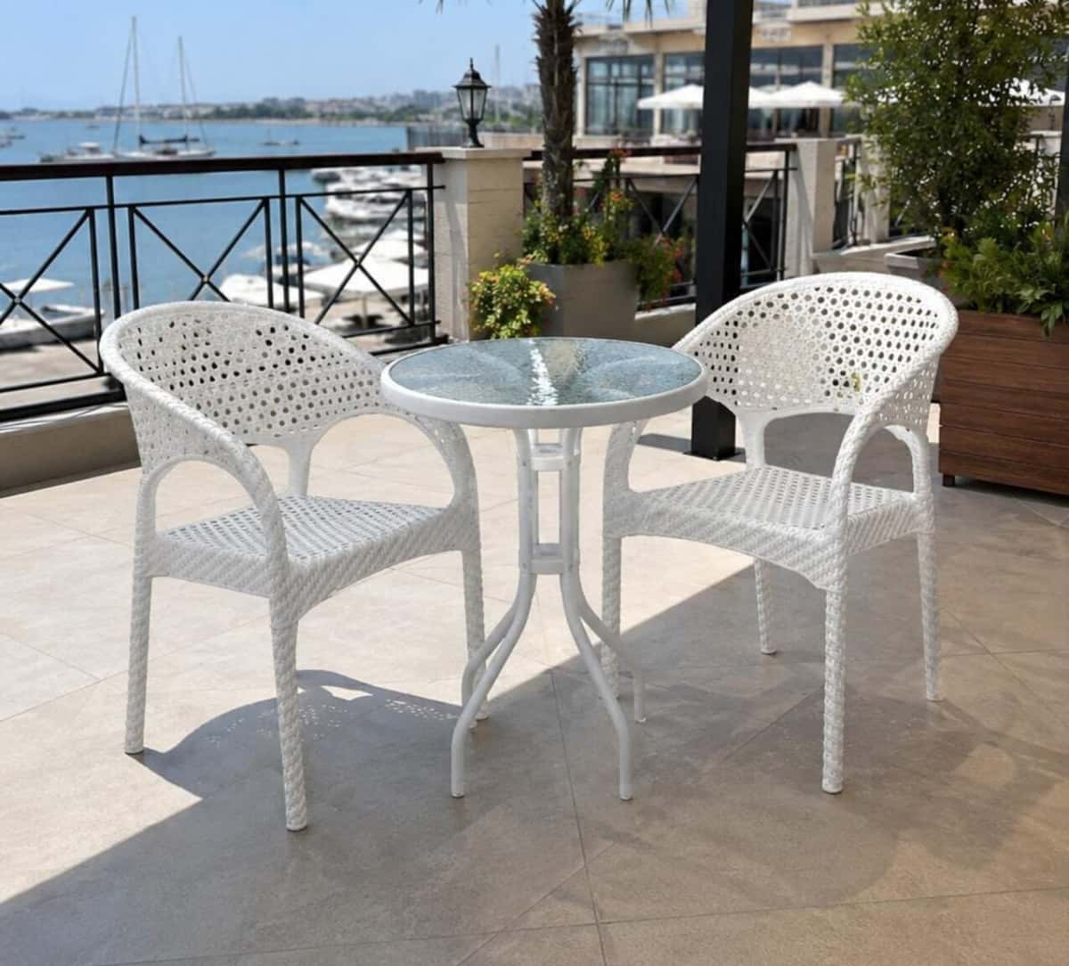 Round garden table, White color - Tenderyard