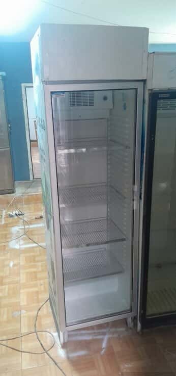 Refrigerated display case in various sizes - Tenderyard