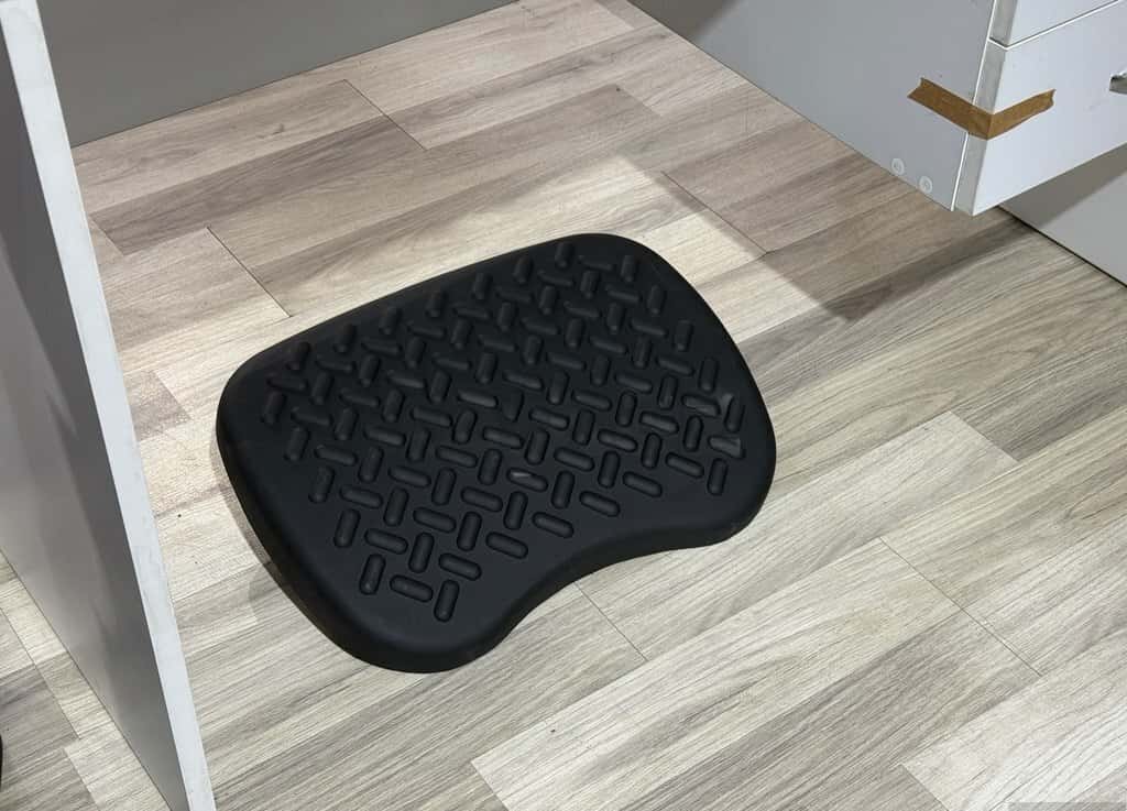 Footrest stand for office - Tenderyard