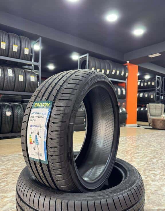 Envoy Motiva 225/40 R18 92Y XL Tire - Tenderyard