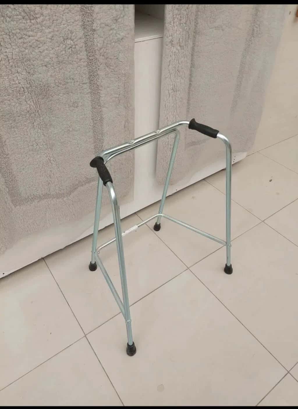 Metal walker for patients - Tenderyard