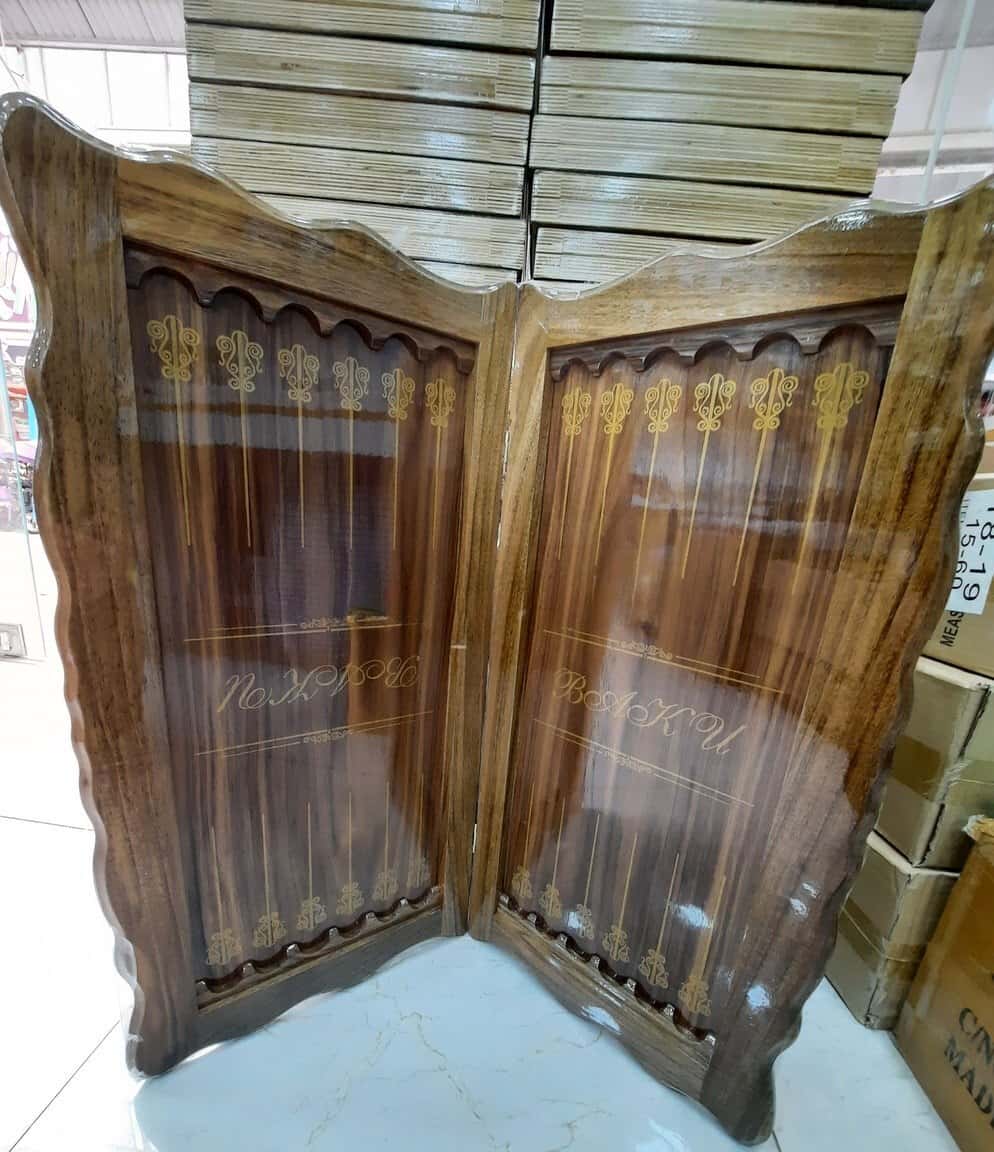 Handcrafted walnut wood backgammon board - Tenderyard