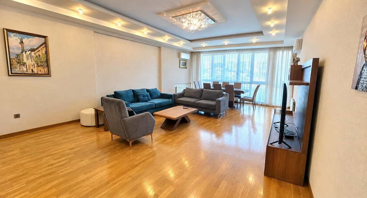 4 otaqlı mənzil 210 m² kirayə verilir - Tenderyard