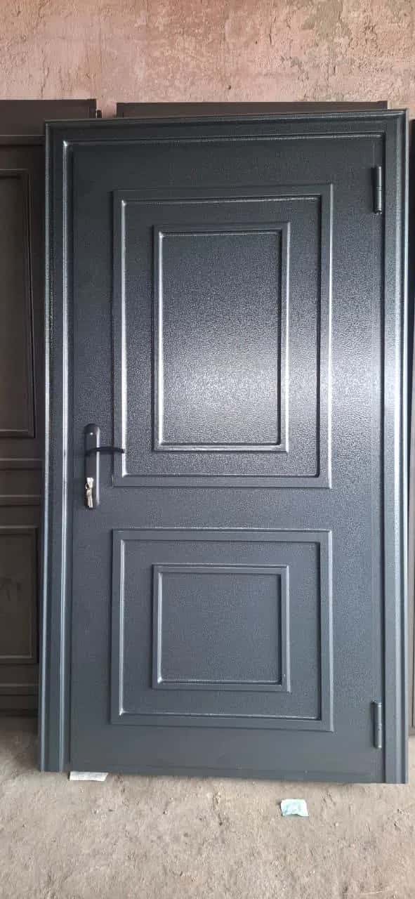 Metal entrance door - Tenderyard