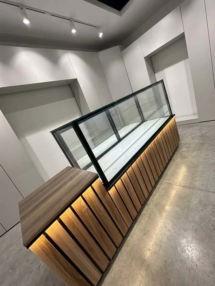 Glass retail display case - Tenderyard