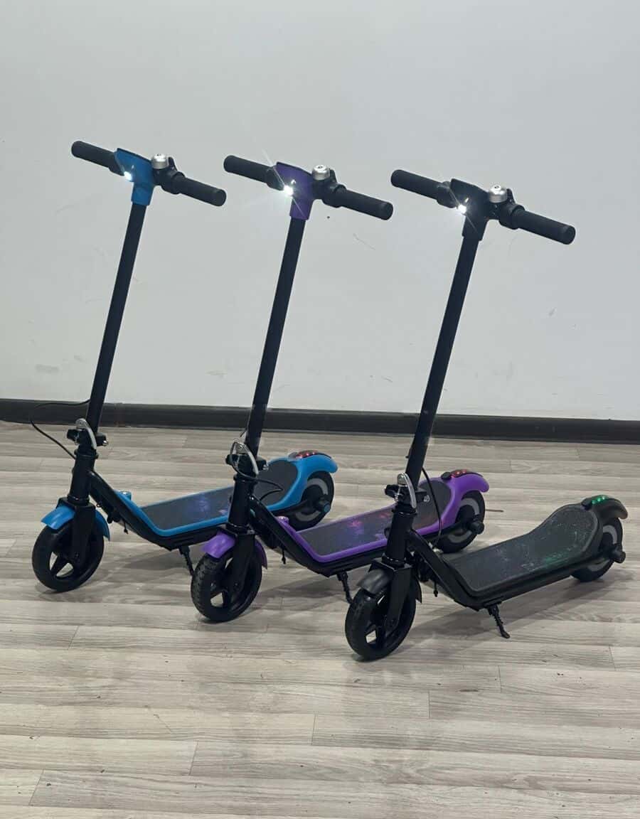 Kids electric scooter with LED lights model - Tenderyard