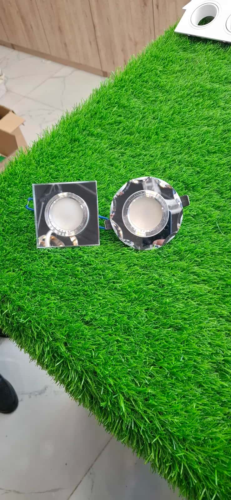 LED lamp, Silver color - Tenderyard