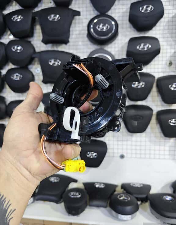 Steering wheel clock spring for Toyota Fortuner - Tenderyard