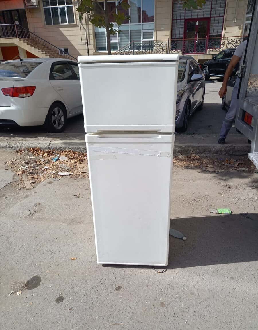 Indesit refrigerator - Tenderyard