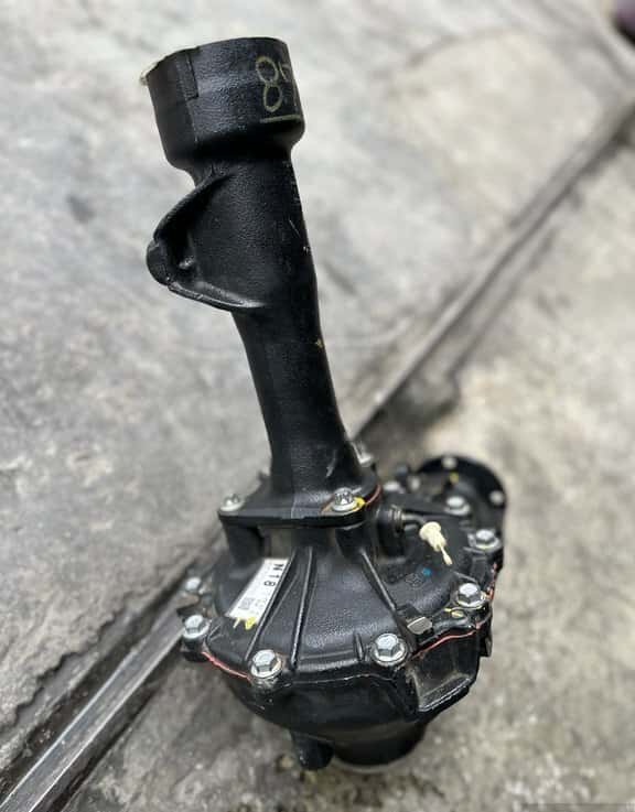 Rear axle for Toyota Prado 120, 150, 200 - Tenderyard