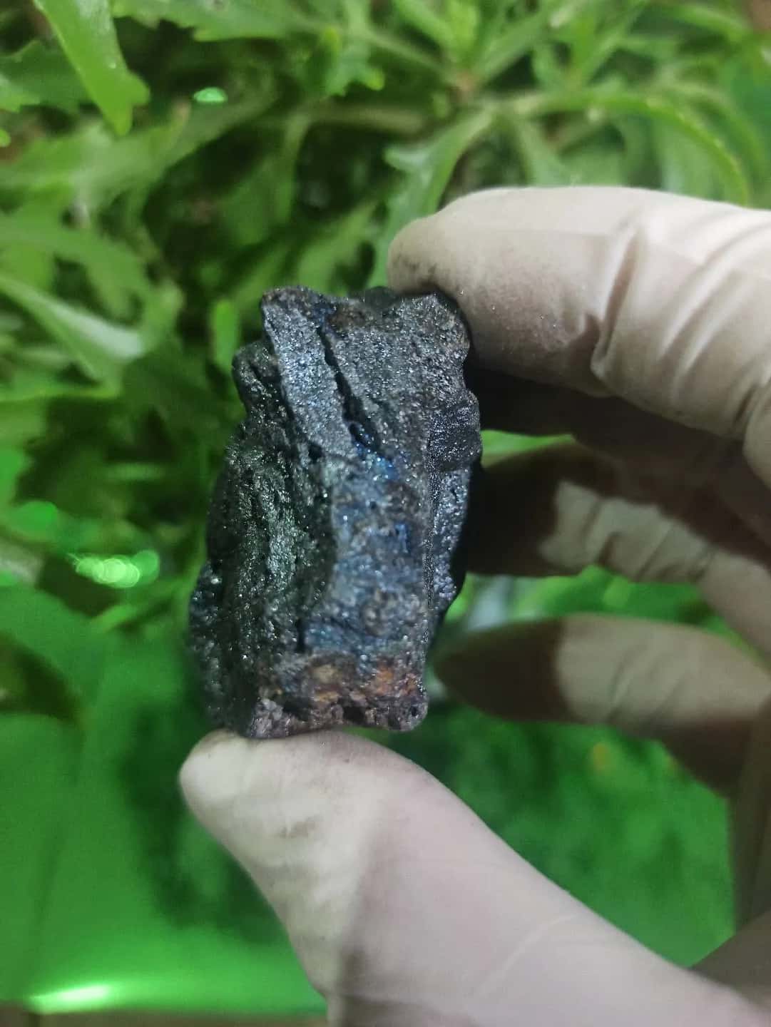 Shiny Metallic Magnetic Stone - Tenderyard