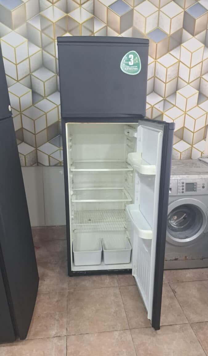 Indesit refrigerator - Tenderyard