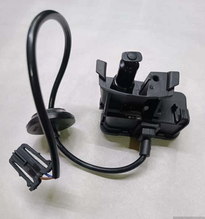 Fuel tank lock for Volkswagen Passat B7, Jetta, Golf 7 - Tenderyard