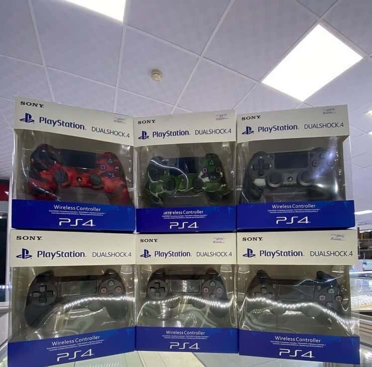 AA Class game controller for PlayStation 4 - Tenderyard