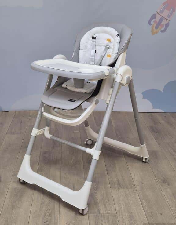 Unisex baby high chair, White color - Tenderyard