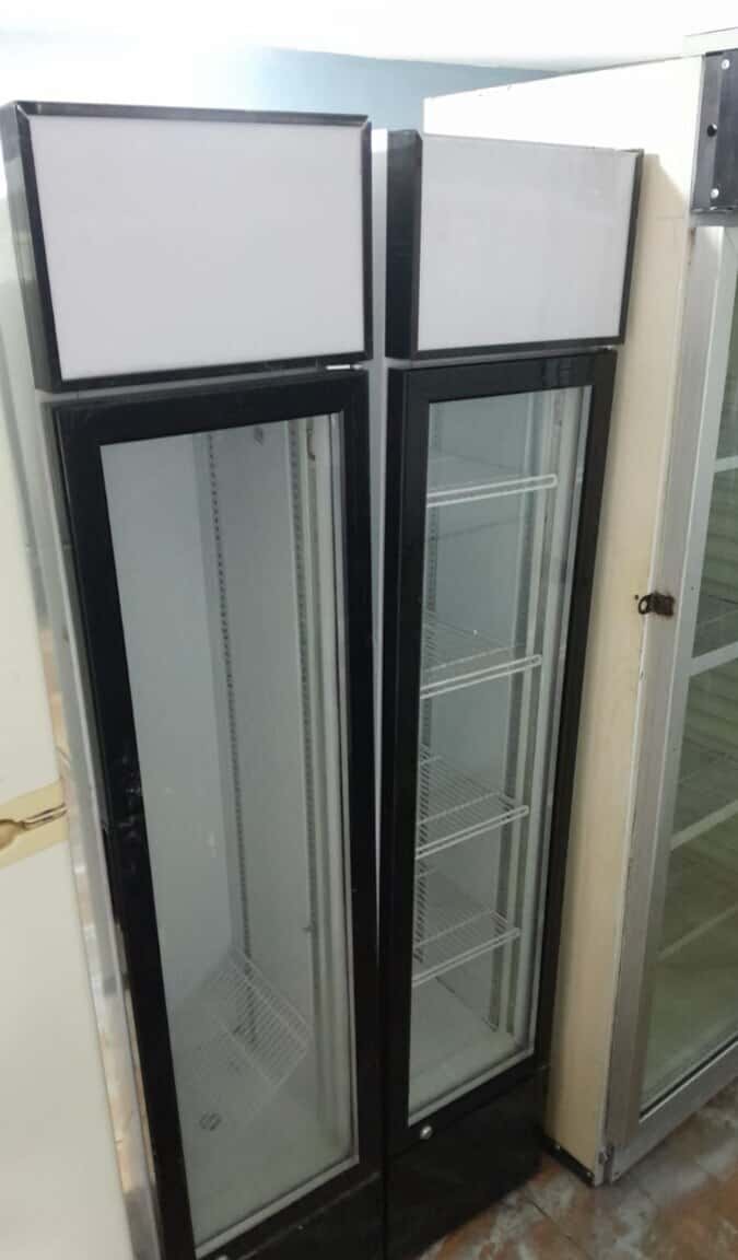 Refrigerated display case - Tenderyard
