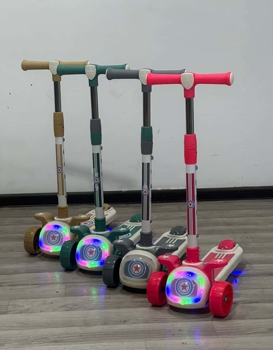 Star LED musical kids scooter - Tenderyard