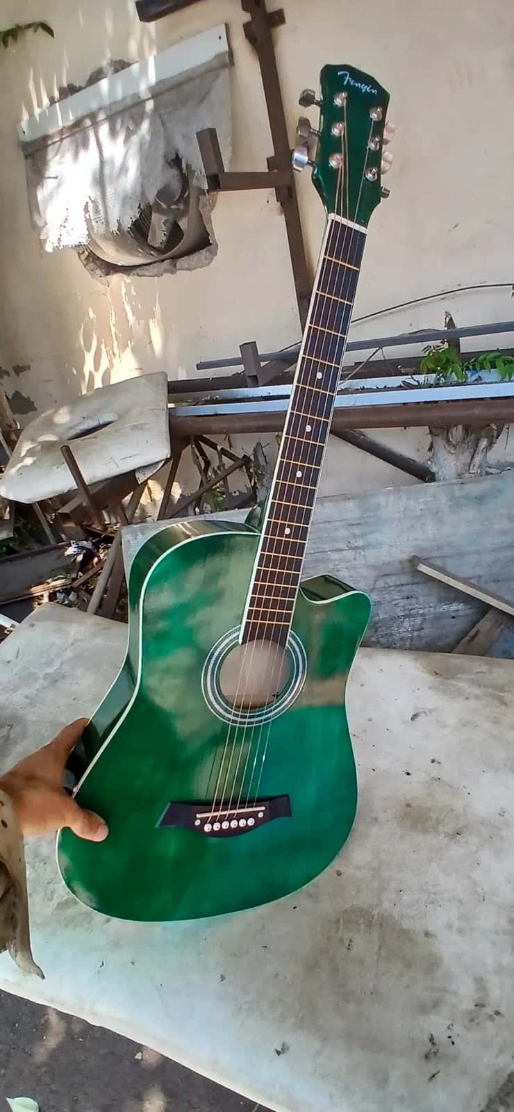 Classical guitar, 5-string - Tenderyard
