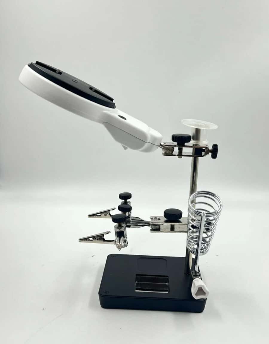 Magnifying Glass MG16129-AC1 with LED light - Tenderyard