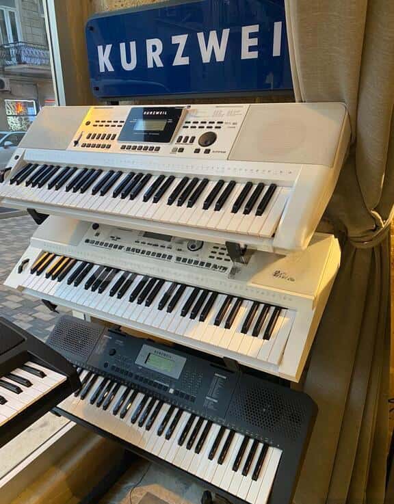 Kurzweil and Medeli 61-key synthesizer - Tenderyard