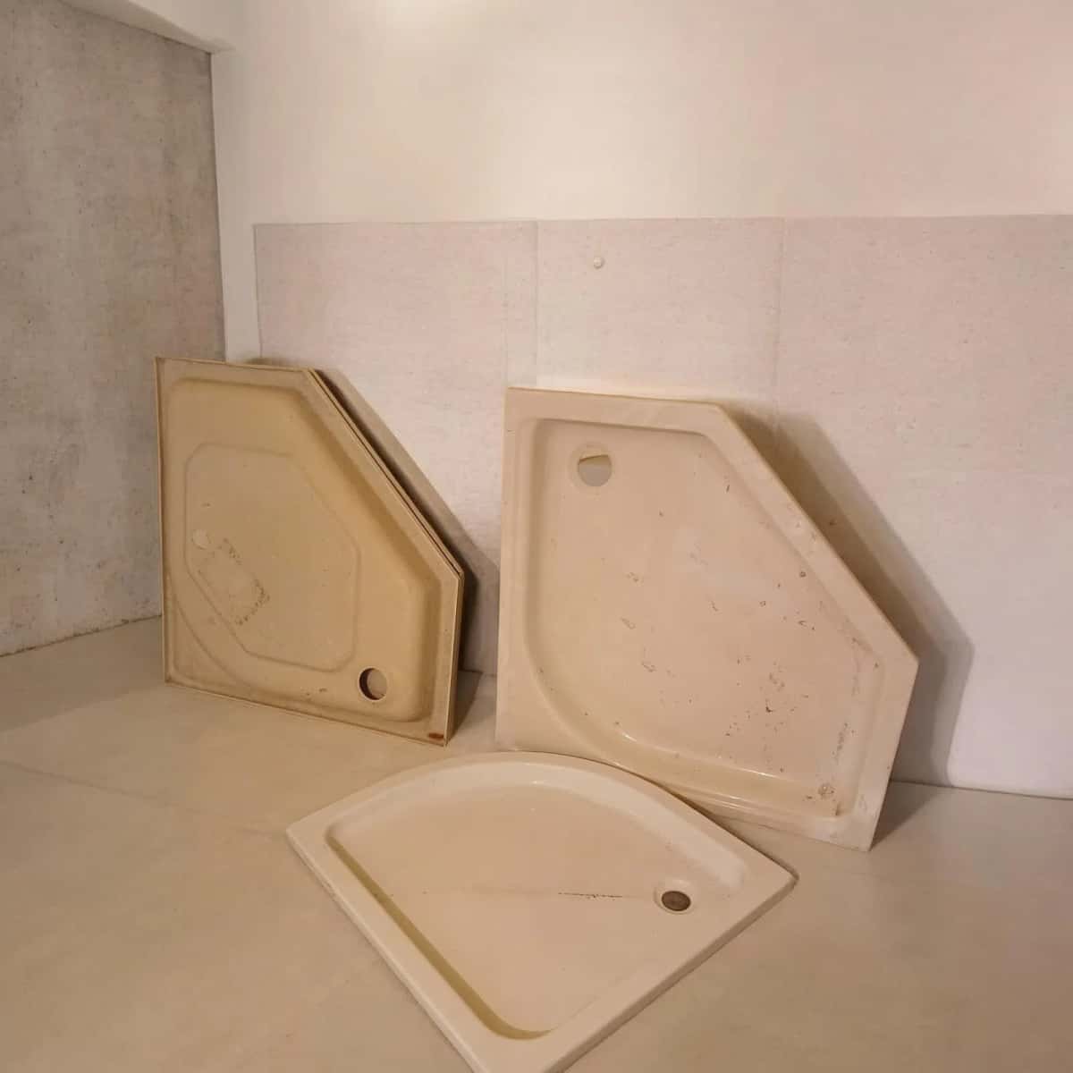 Corner shower tray, White color - Tenderyard