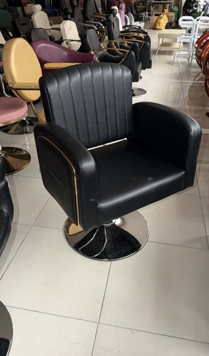 Salon chair for barbers - Tenderyard