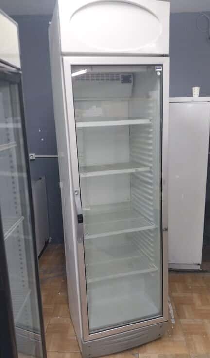 Refrigerated display case - Tenderyard