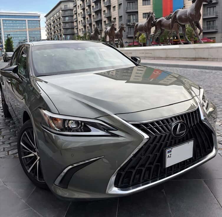 Lexus ES 300h, 2025 model, 1200 km, 2500 cc - Tenderyard