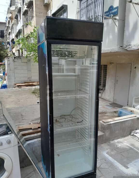 Refrigerated display case - Tenderyard