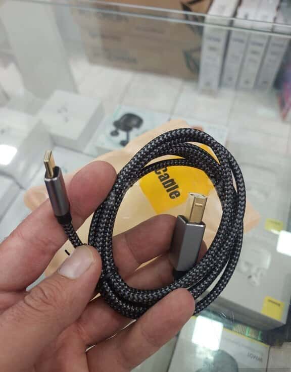 Black data cable, USB - Tenderyard