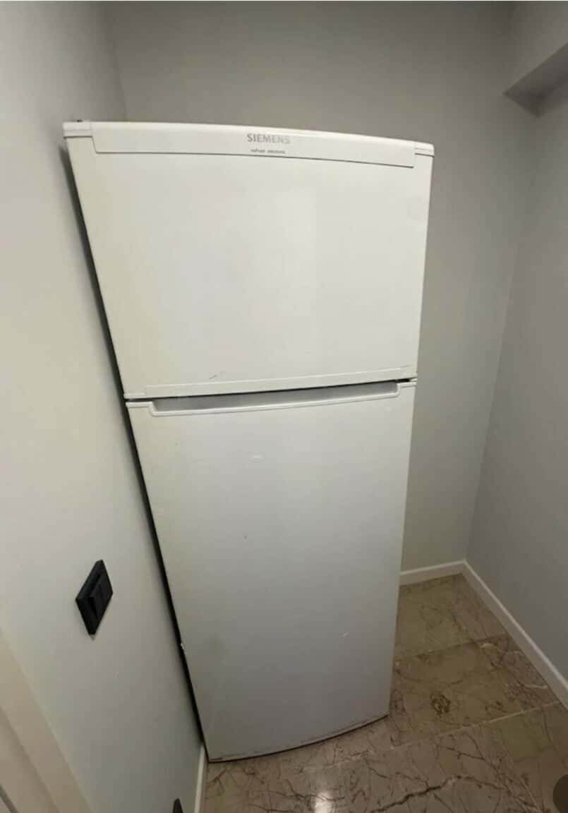 Indesit refrigerator - Tenderyard