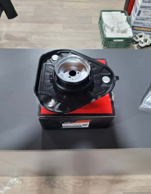 Amortizator yastığı Toyota Prius 2015-2019 - Tenderyard