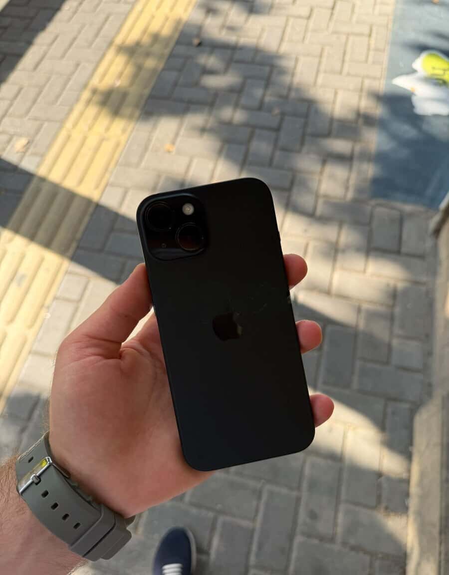 Apple iPhone 15, 6 GB - Tenderyard
