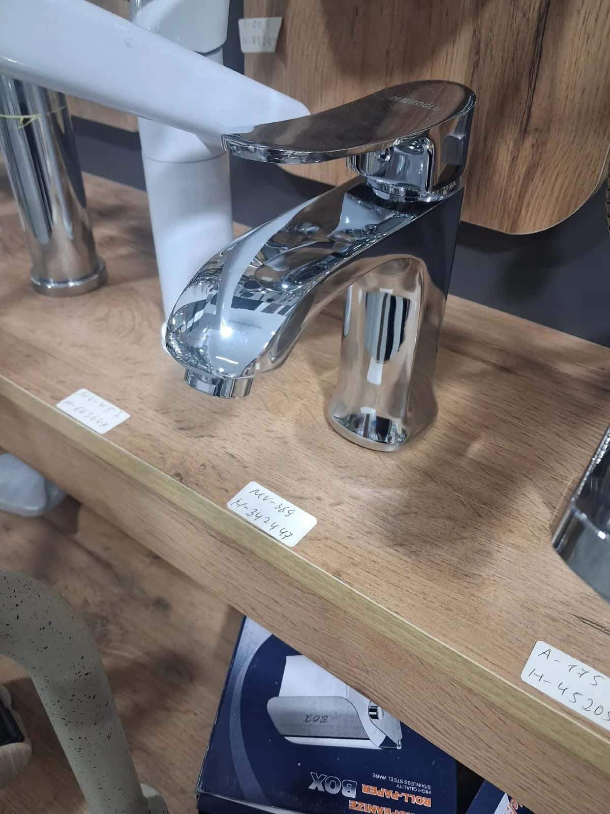 Bathroom faucet, Silver color - Tenderyard