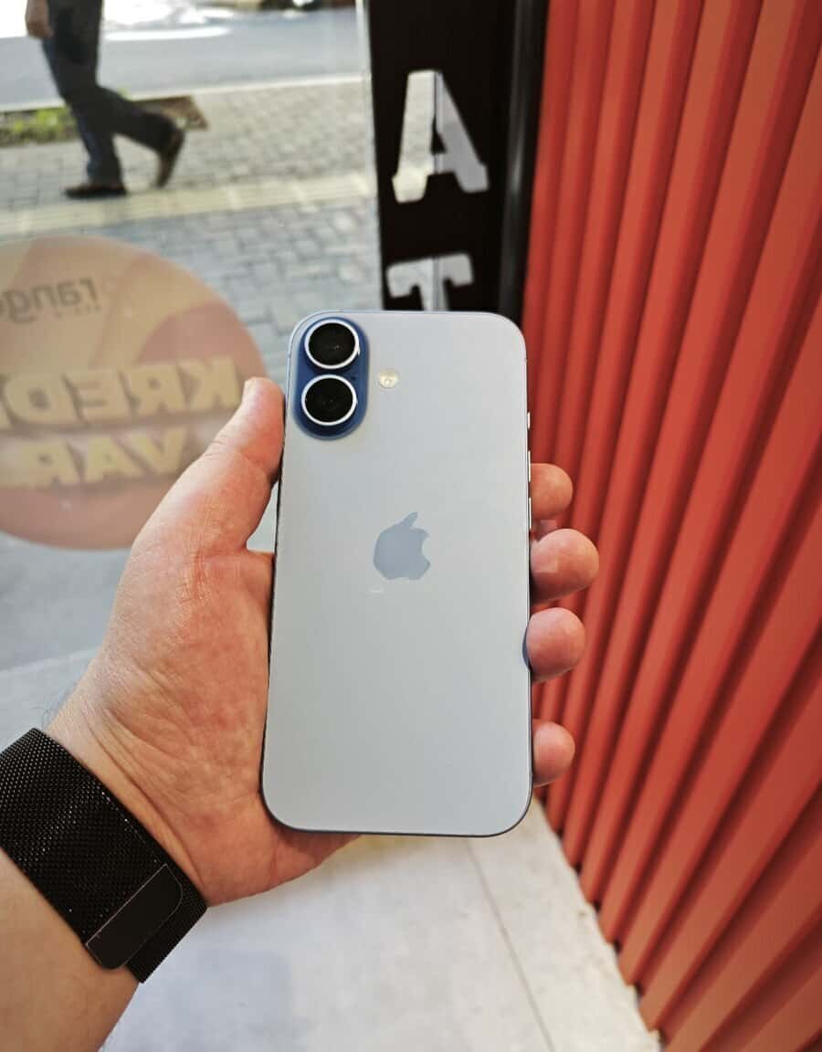 Apple iPhone 17, 8 GB - Tenderyard