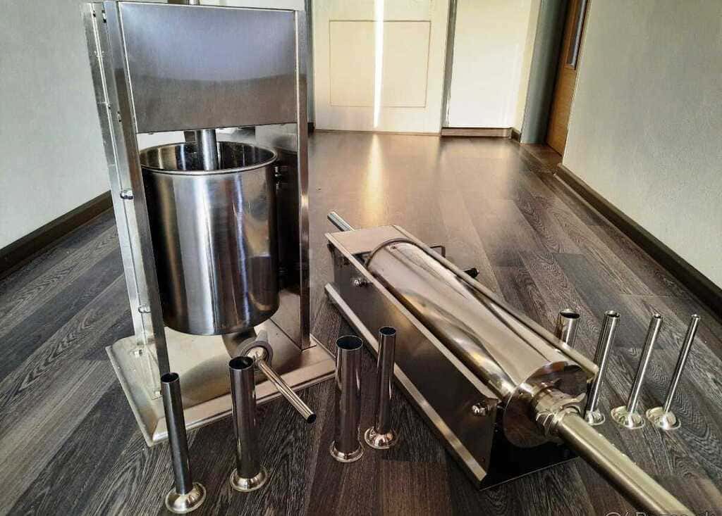 Stainless Steel Sausage and Frankfurter Filling Machine - Tenderyard