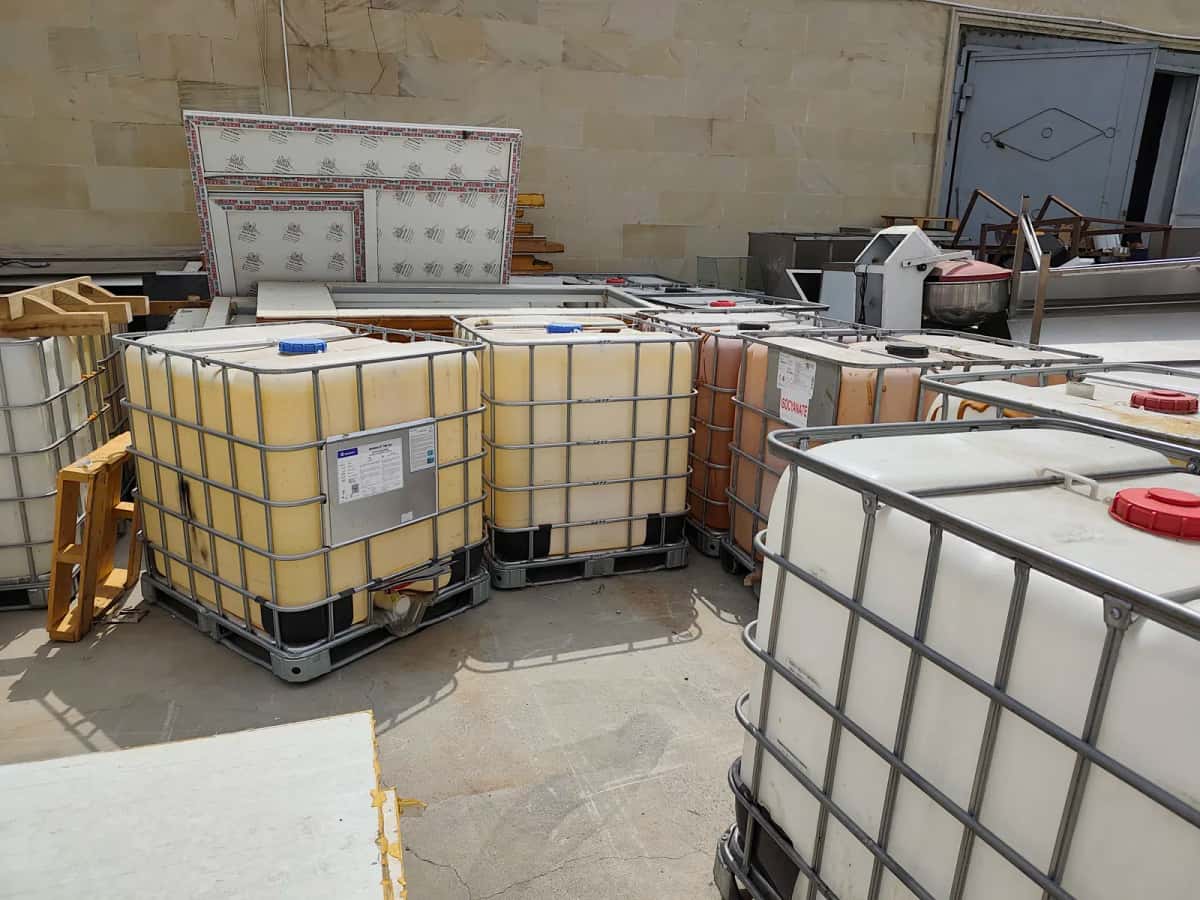 1000-liter plastic IBC tank - Tenderyard