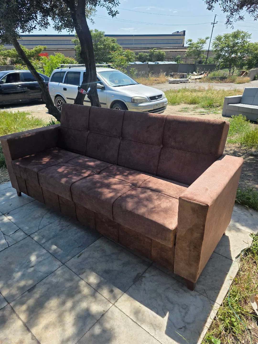 İki yerli divan, Gümüşü rəng - Tenderyard