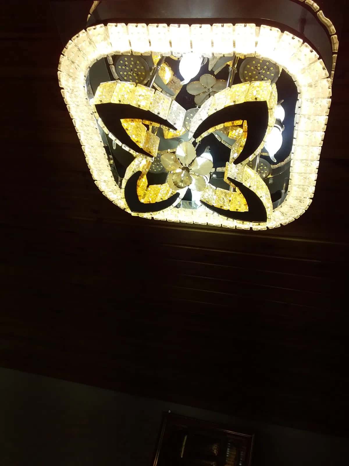 Chandelier Gold color - Tenderyard