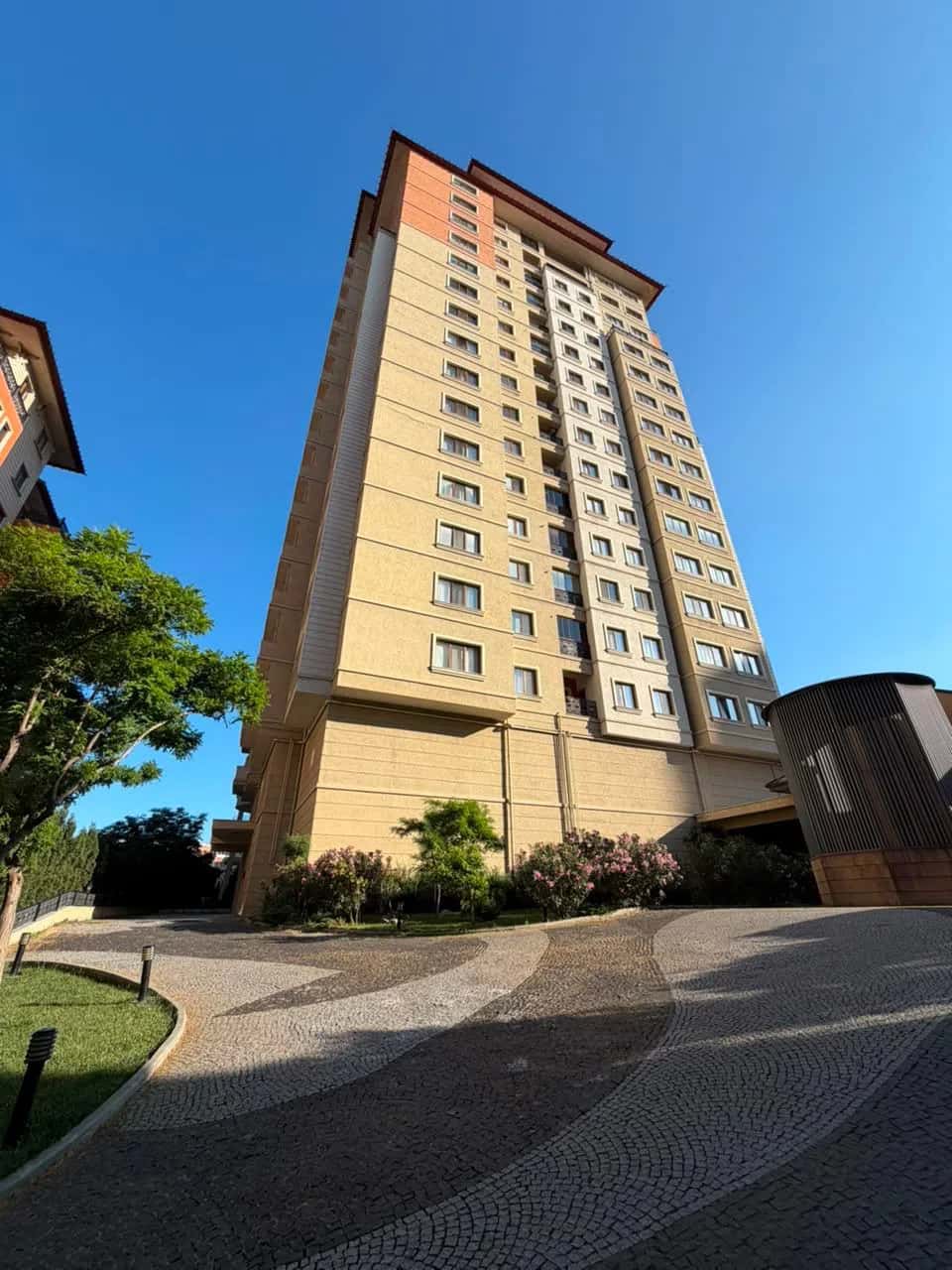 Сдается 3-комнатная квартира 130 м² - Tenderyard