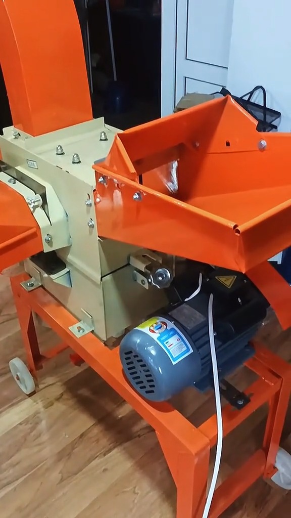 Universal grass and grain feed grinder - Tenderyard