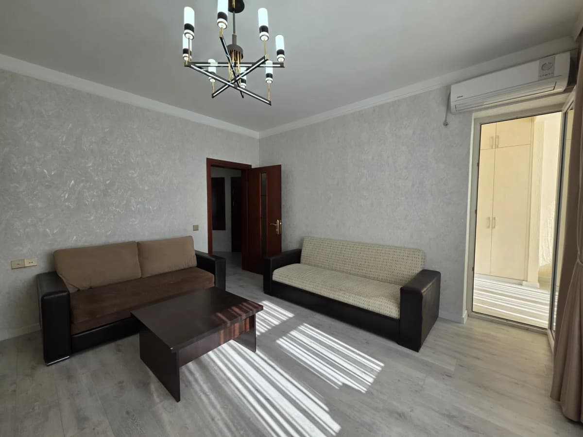 2 otaqlı mənzil 68 m² satılır