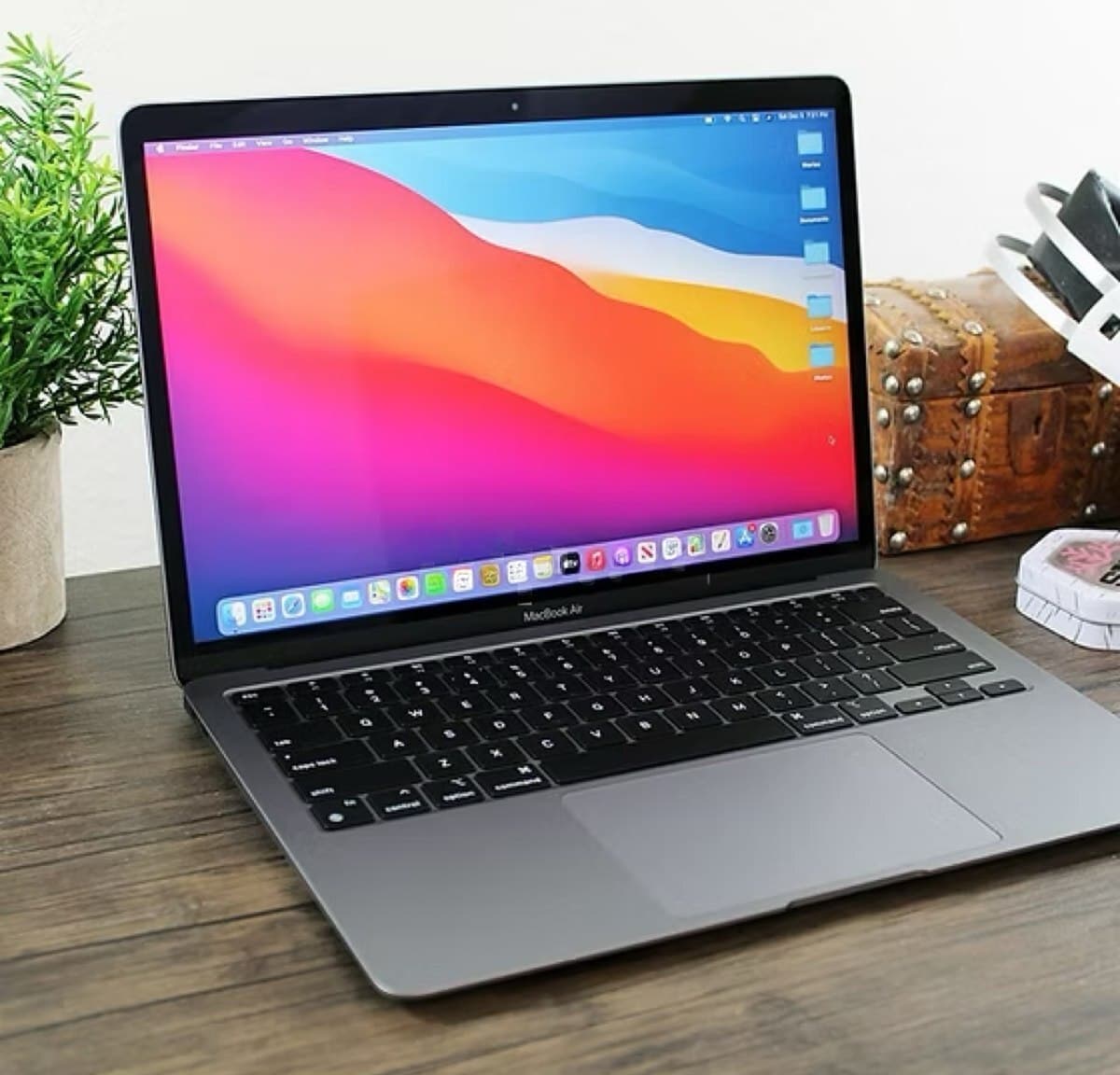 Apple markalı notbuk, Boz rəng