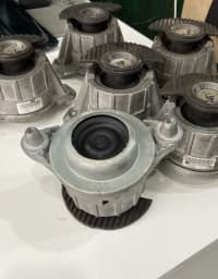 Mühərrik yastığı Mercedes W212 / W204 — şəkil 10