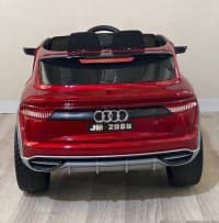 Uşaq elektrik avtomobili Audi Q8 — şəkil 6