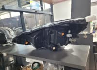Ön fara Toyota Prius C — şəkil 3