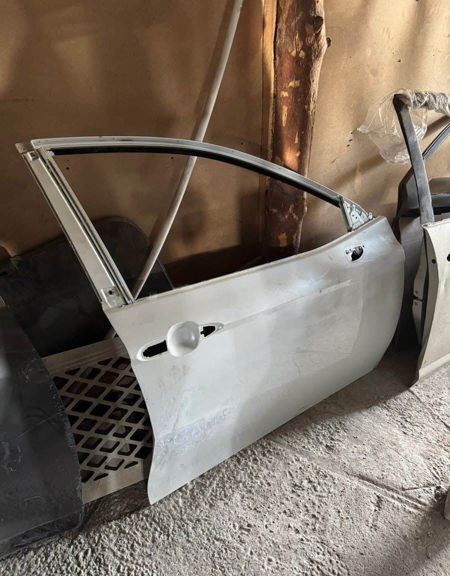 Sağ ön qapı Toyota Camry V70 2018-2024