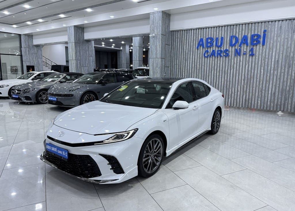 Toyota Camry, 2025 il, 0 km, 2000 L