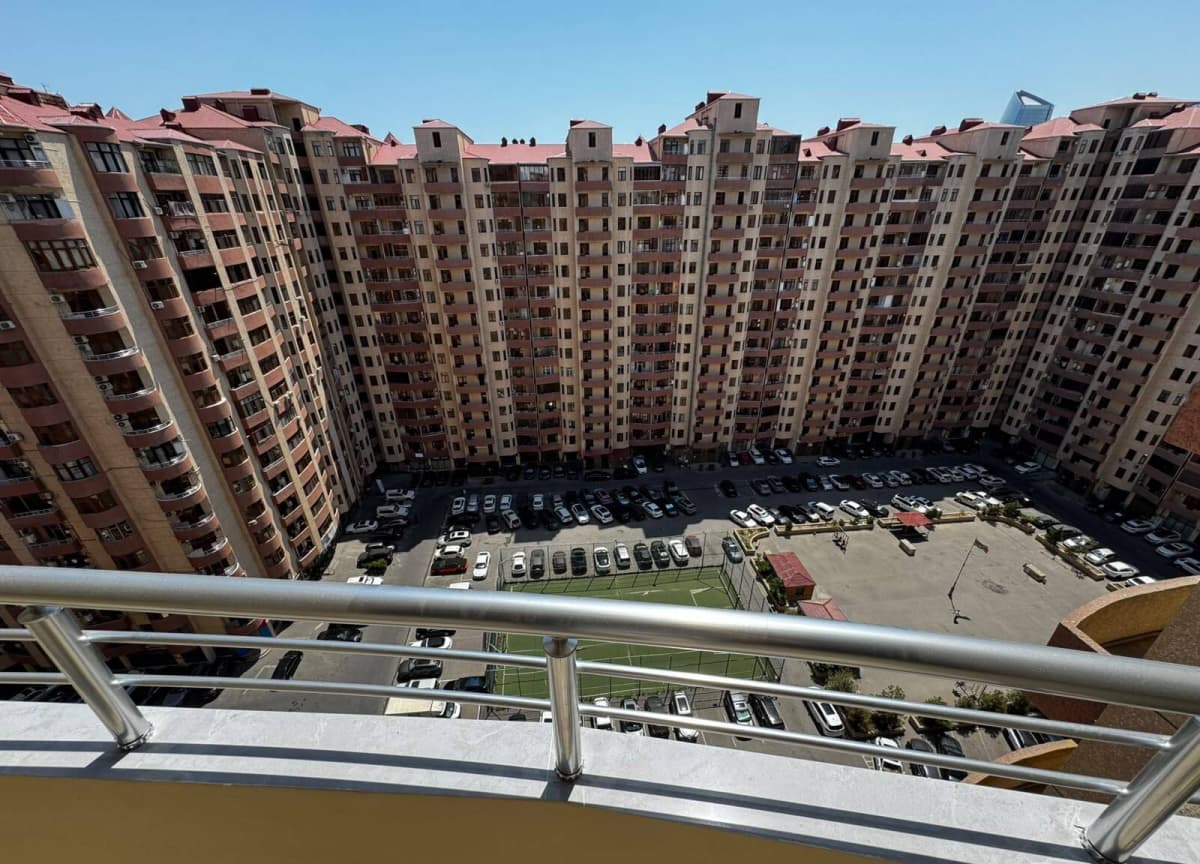 2 otaqlı mənzil 65 m² kirayə verilir